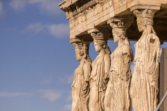 Grekland_Athen_Akropolis_Kyriatiderna_closeup_shutterstock_619499828