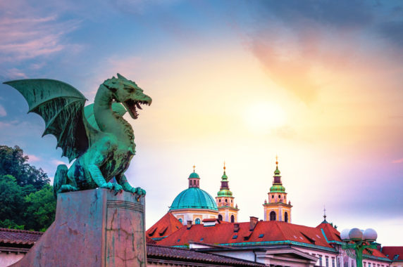 Slovenien_Ljubljana_dragon_bridge_shutterstock_644354827