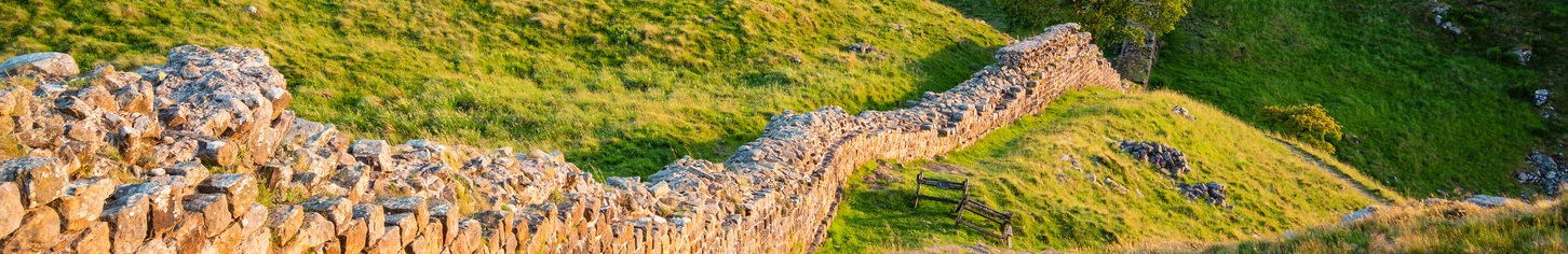 england_hadrians_wall_banner_shutterstock_671391325
